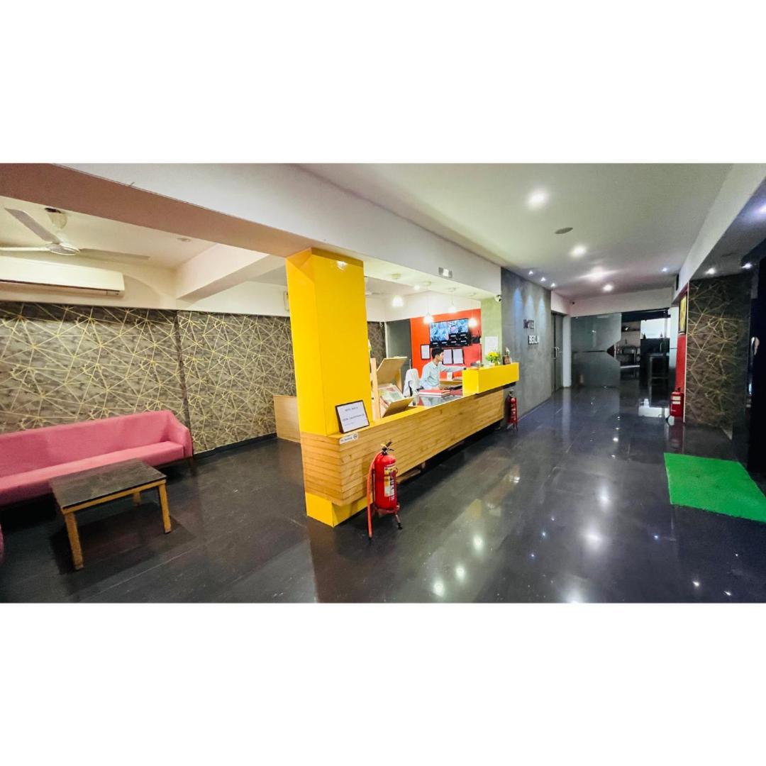 Hotel The Berlin à Gandhinagar Extérieur photo
